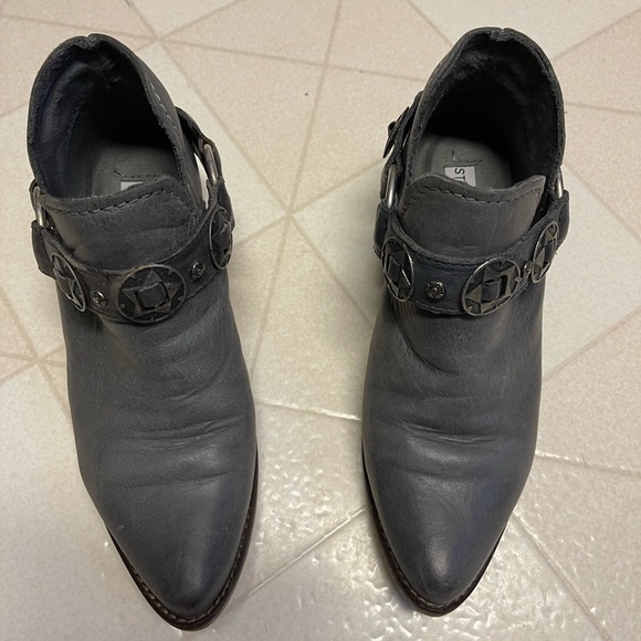 Steve Madden Aces Western Bootie size 6.5 - Picture 2 of 7